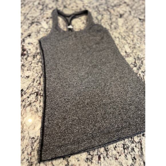 Lululemon women’s tank size 4 - Picture 3 of 6